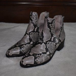 Steve Madden Conspire Ankle Snake Print Studded Cow Girl Booties Size 6